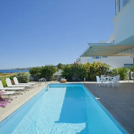 How To Rent Your Own Beachfront Villa, 1463 빌라 *