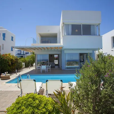 빌라 How To Rent Your Own Beachfront Villa, 1463 *