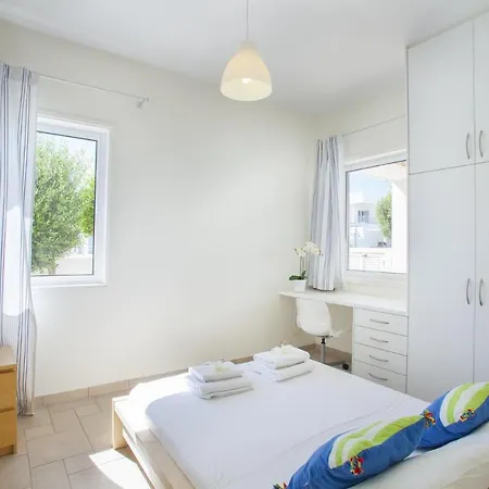How To Rent Your Own Beachfront Villa, 1463 빌라